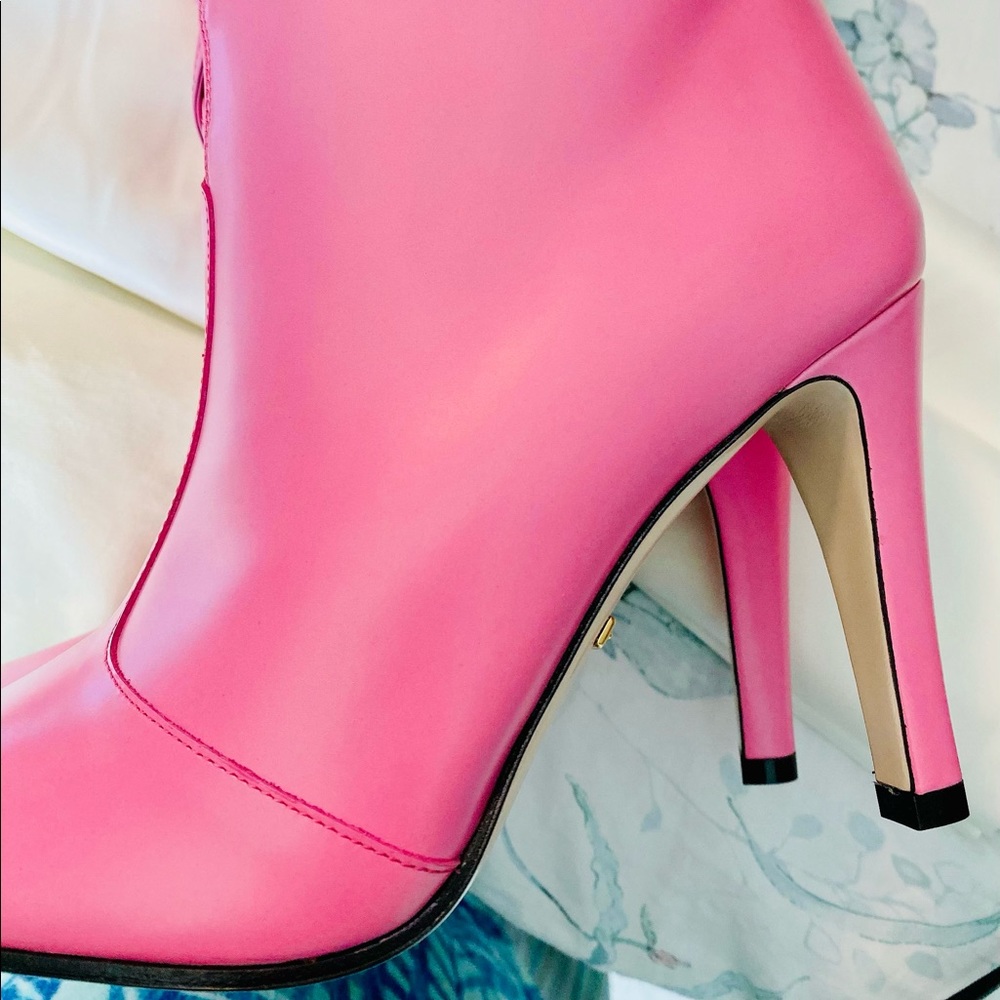 Gucci Boots. New without Tags. Comes with box, and dust bag.